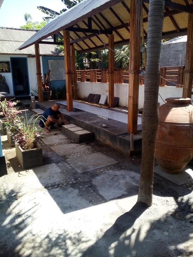 Izaac'S Bed & Breakfast Lovina  Exterior photo
